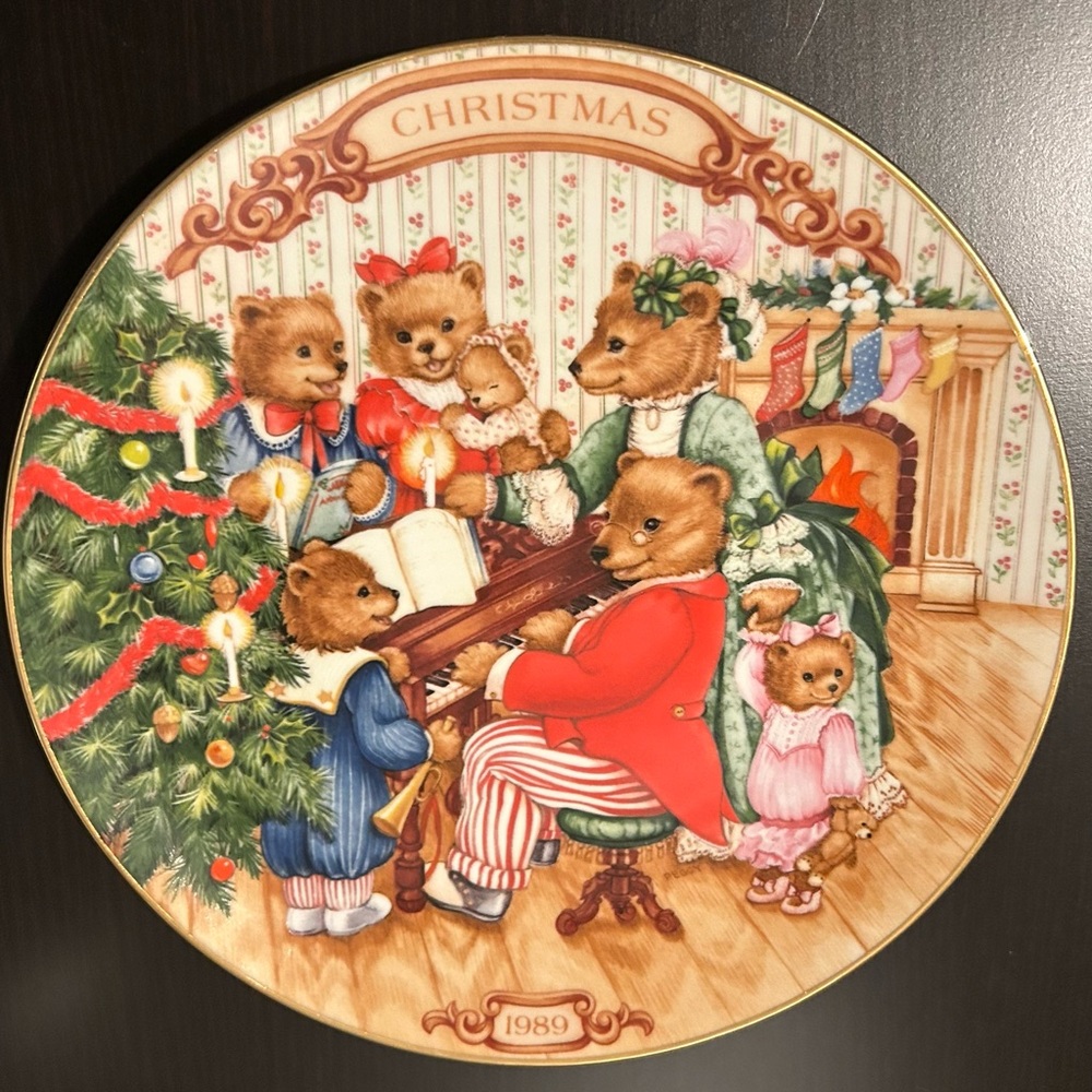 Vintage 1989 Avon Christmas Plate, “Together for Christmas” Bear family, Piano